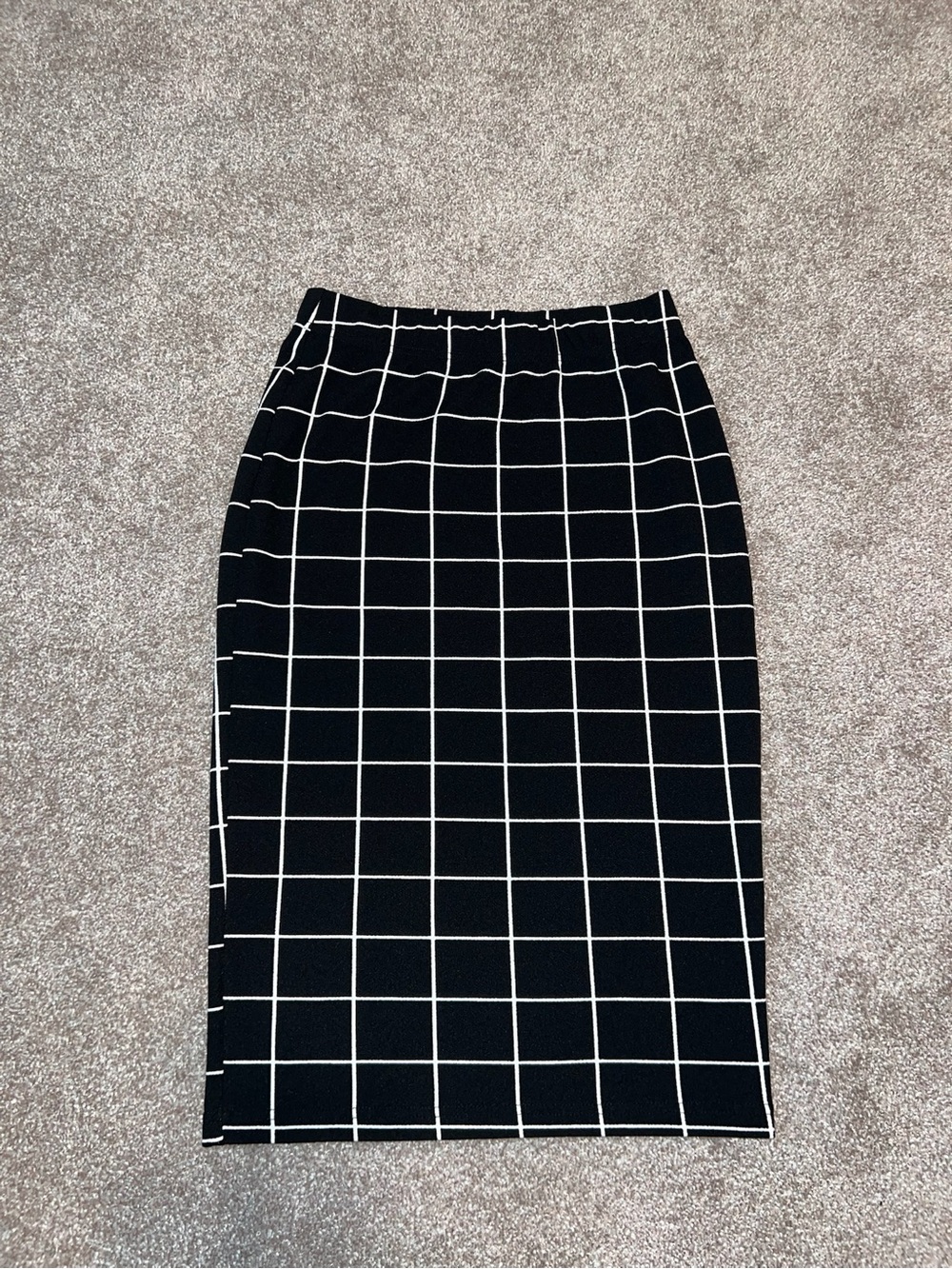 Black SHEIN Grid Pencil Skirt - Classic Windowpane Pattern. Women’s Medium